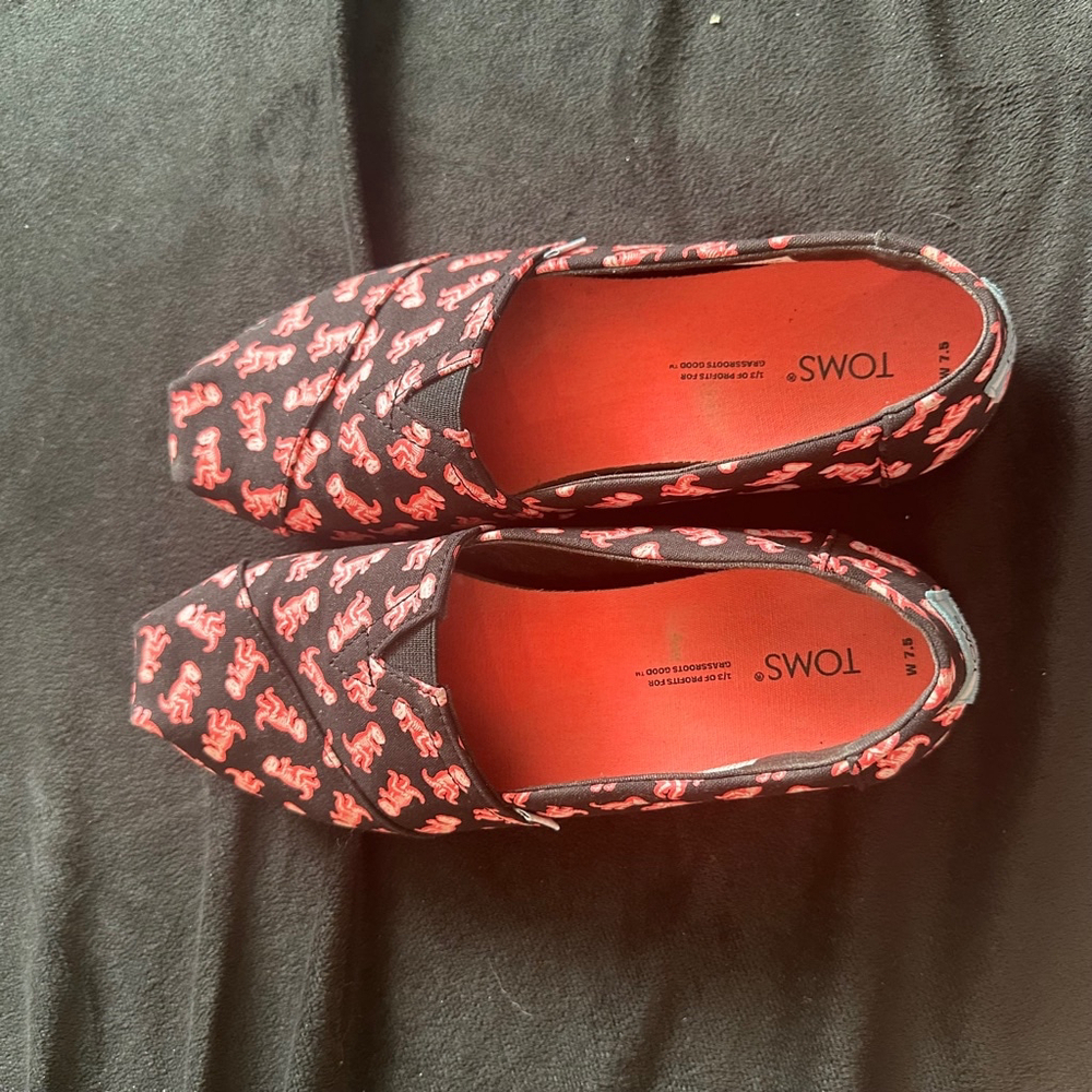 Women's TOMS Shoes glow in the dark pink dinosaur trex Flats 7.5 Black Pink